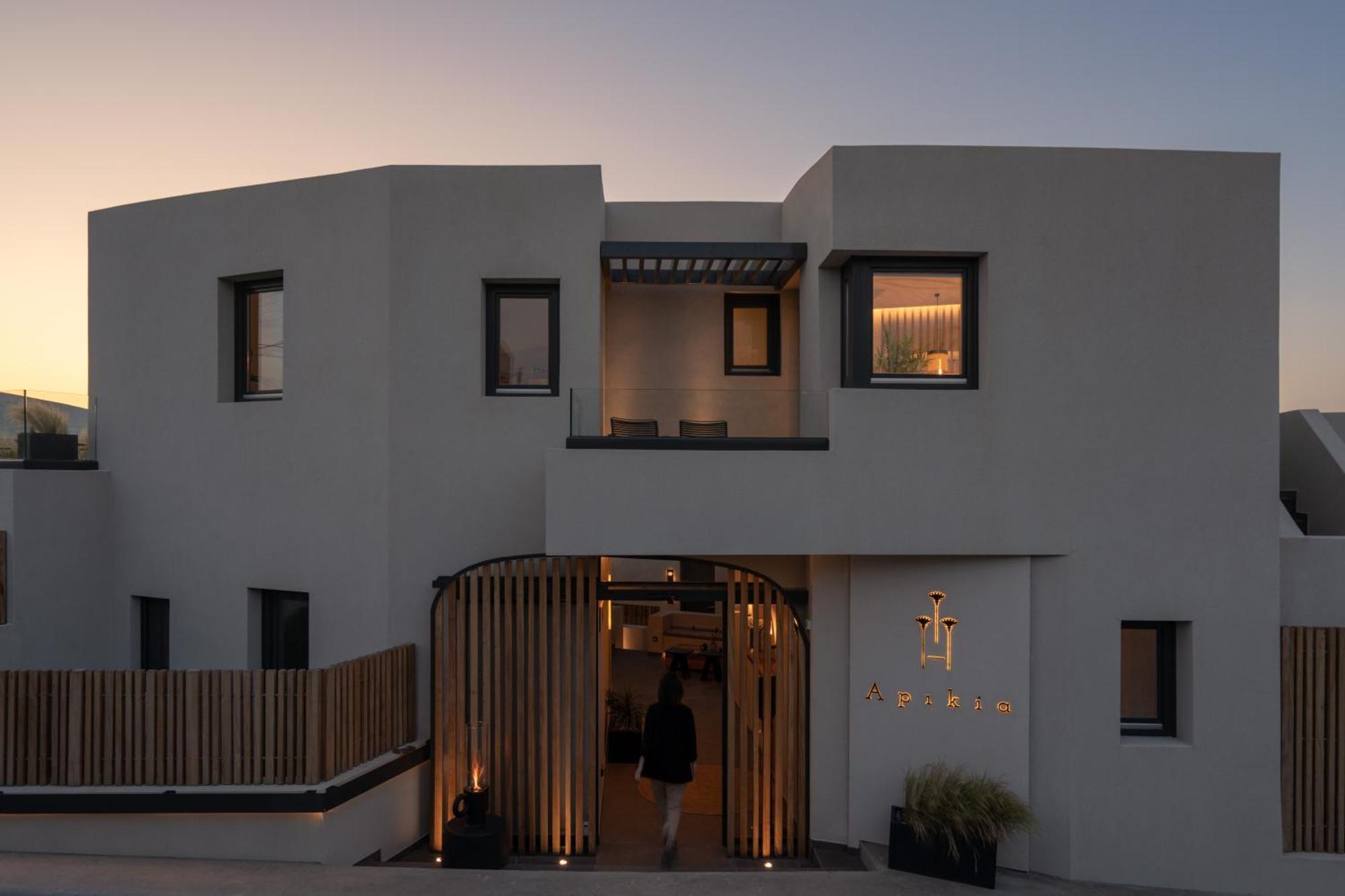 Hotel Apikia Santorini 3*