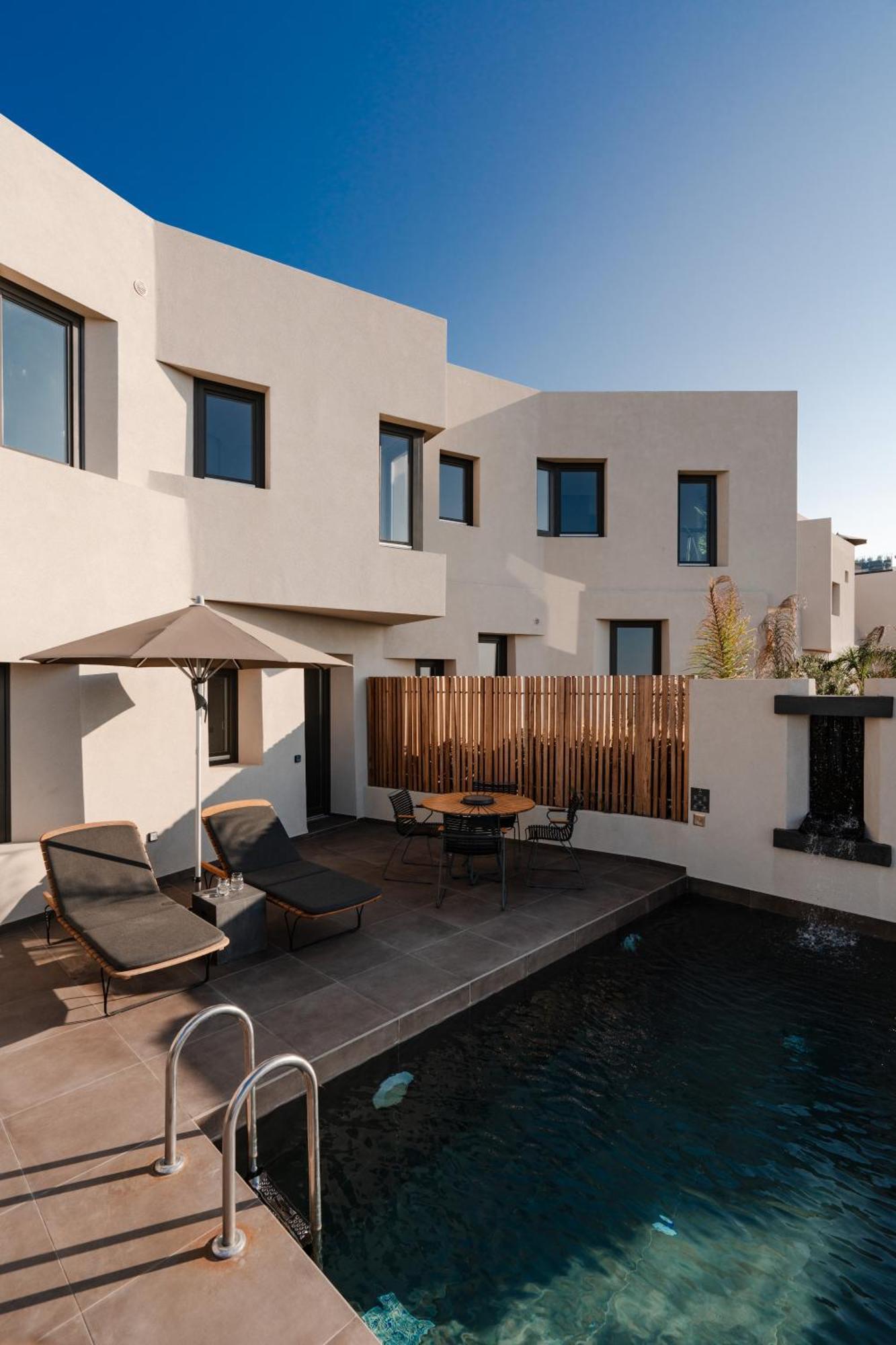 Apikia Santorini Hotel