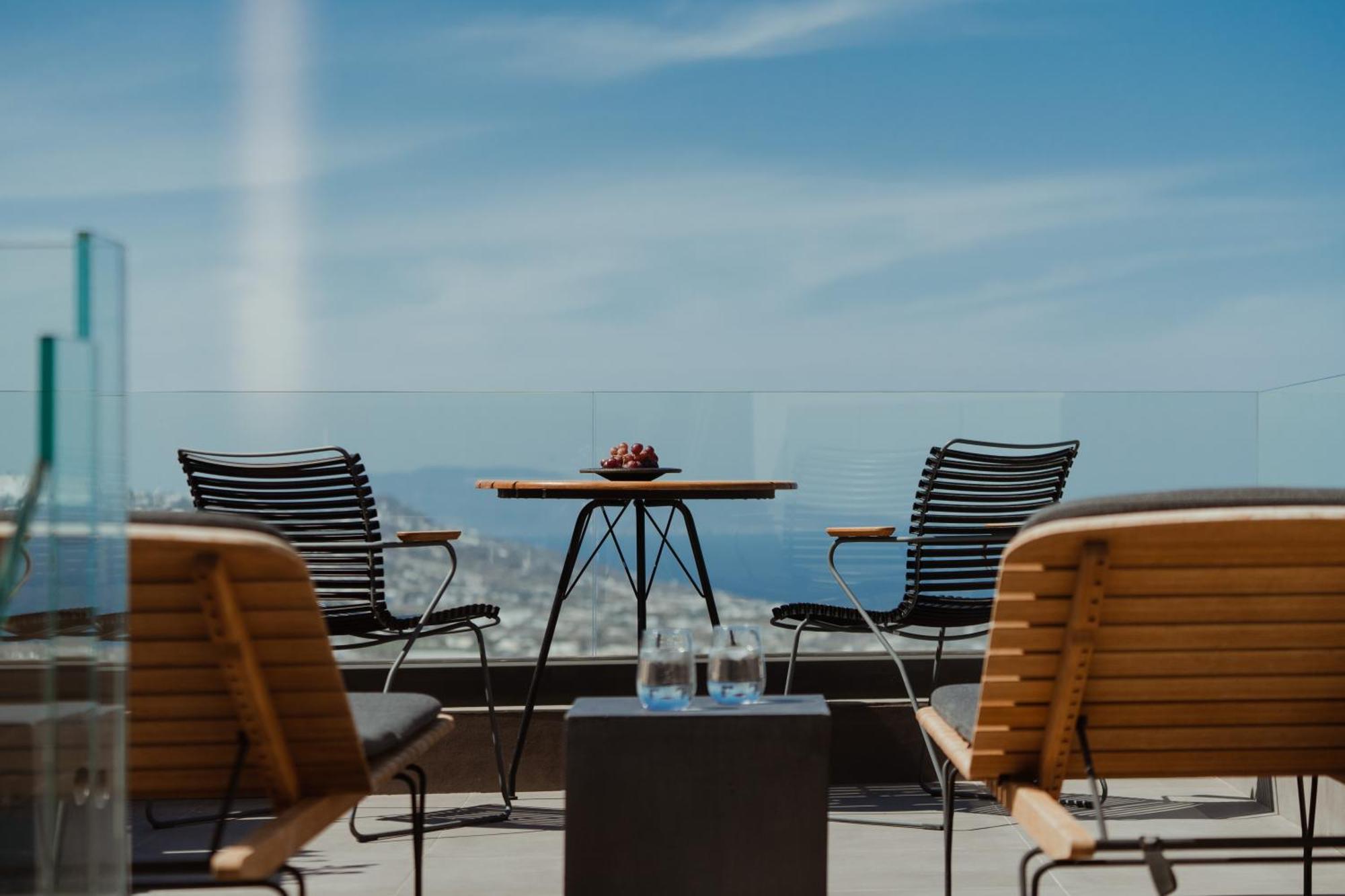 Apikia Santorini Hotel 3*