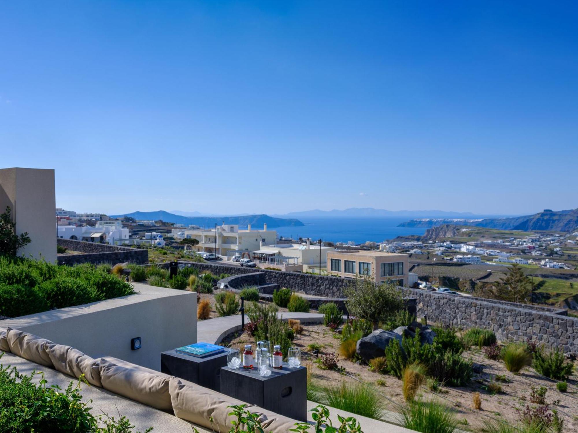 Apikia Santorini Hotel 3*